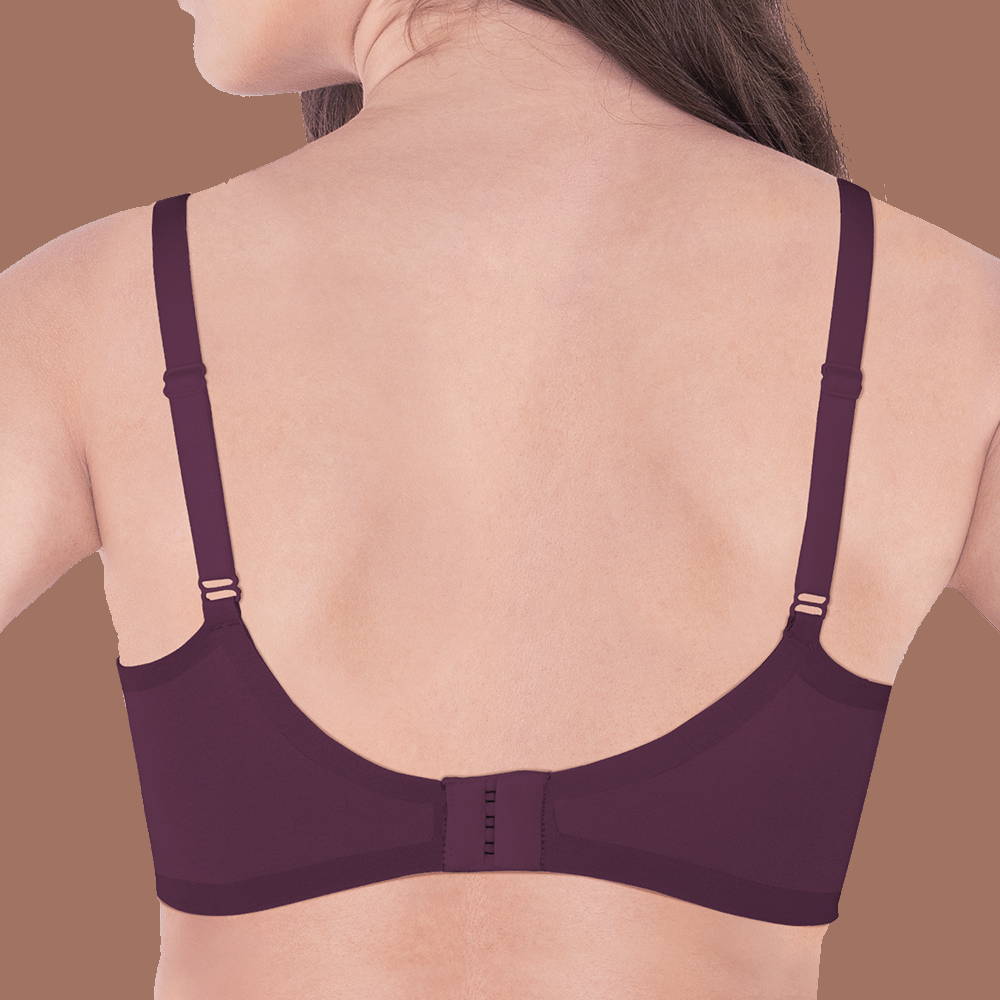 Adjustable straps and hook closure ensure a secure, personalized fit and comfort