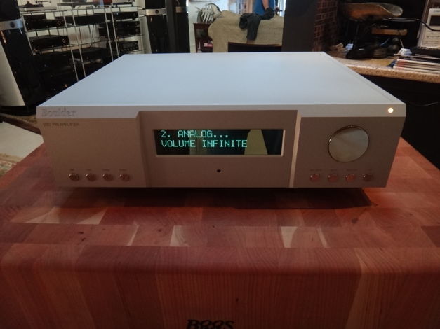Boulder  1010  Reference Preamp w/Phono