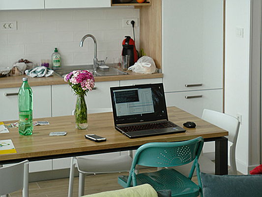  .
- Work efficiently from home: We give you tips on how to set up the ideal home office and keep it free of distractions.