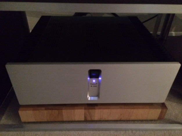 GamuT M-200 mono amps STEAL THESE THIS WEEKEND!!! MINT