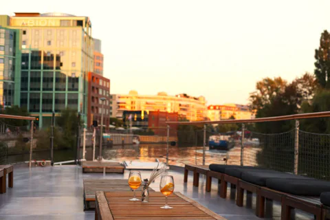 1,5 hours Sightseeing Boat Tour + Lounge Atmosphere