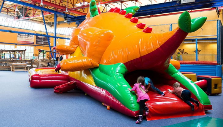 kidsplanet dresden hüpfburg