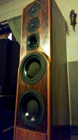 Daedalus Audio Argos V2 solid hardwood full range