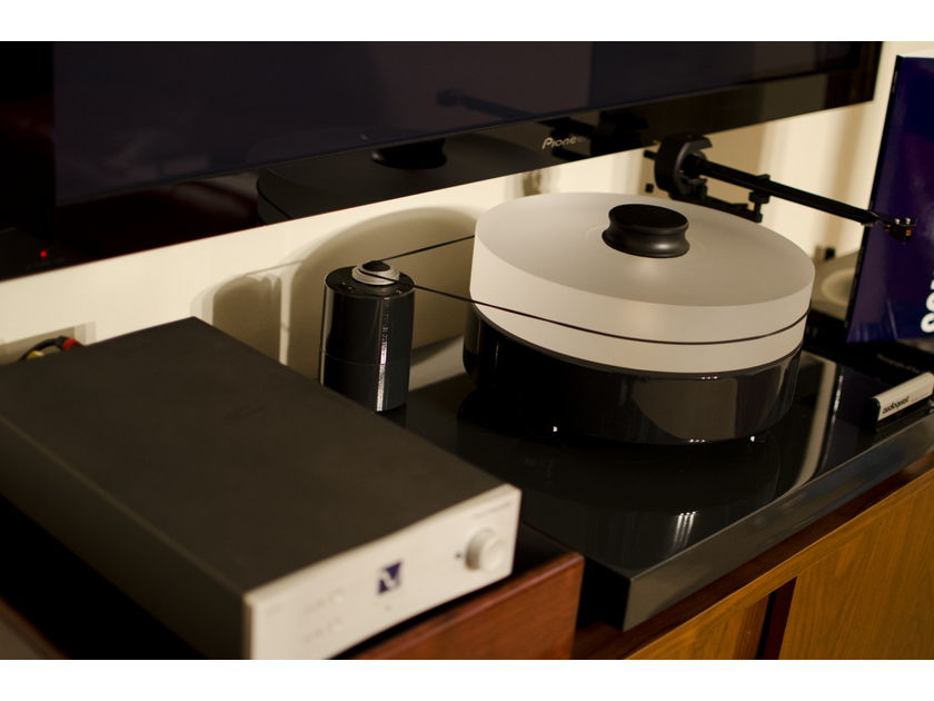 Pro-Ject RM 10.1 turntable w/ free Pro-Ject Speed Box Local NYC pickup only (10303)