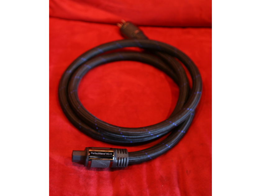 PS Audio AC-5 2m Great Power Cord !