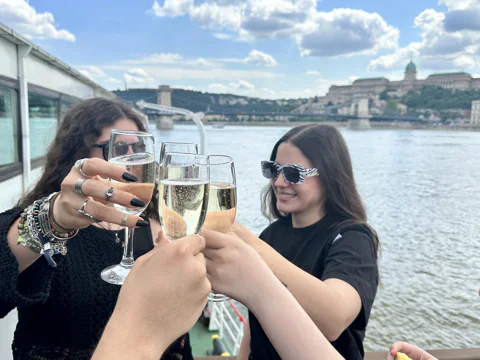 Круиз по Дунаю и PROSECCO без органичений