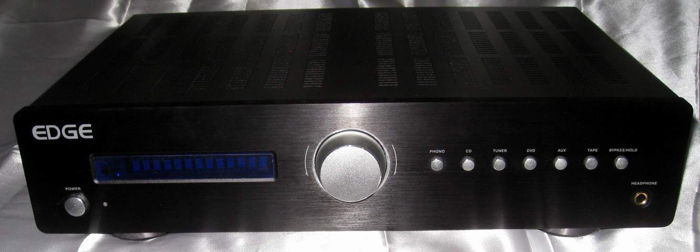 Edge Electronics i-3 integrated amplifier with remote l...