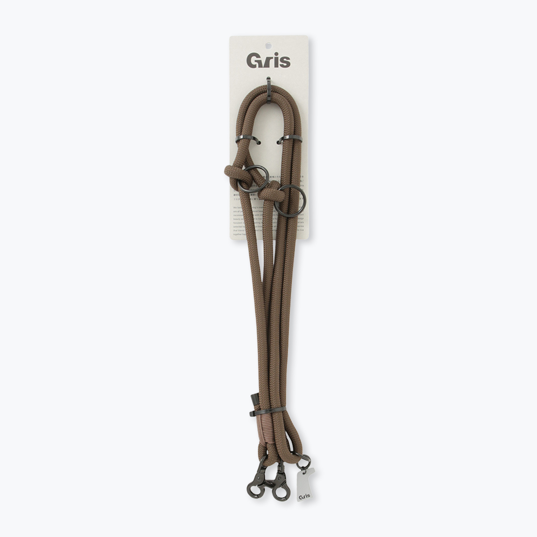 THE SHOULDER LEASH