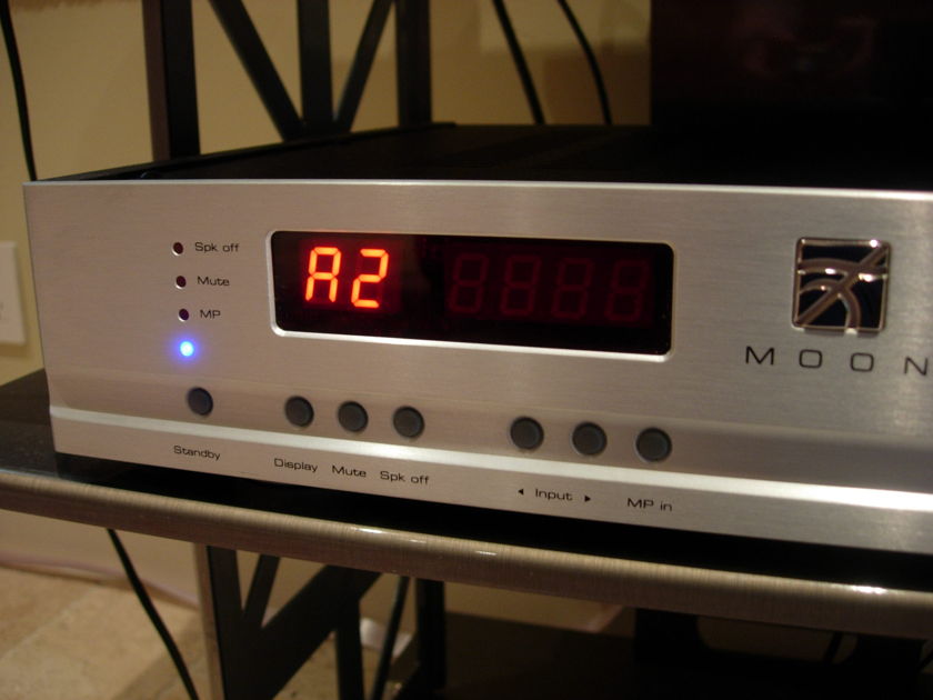 Moon integrated amp I3.3 W/DAC 6 months old