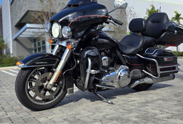 2014 HARLEY-DAVIDSON ULTRA LIMITED motorcycle for rent near Plantation , FL