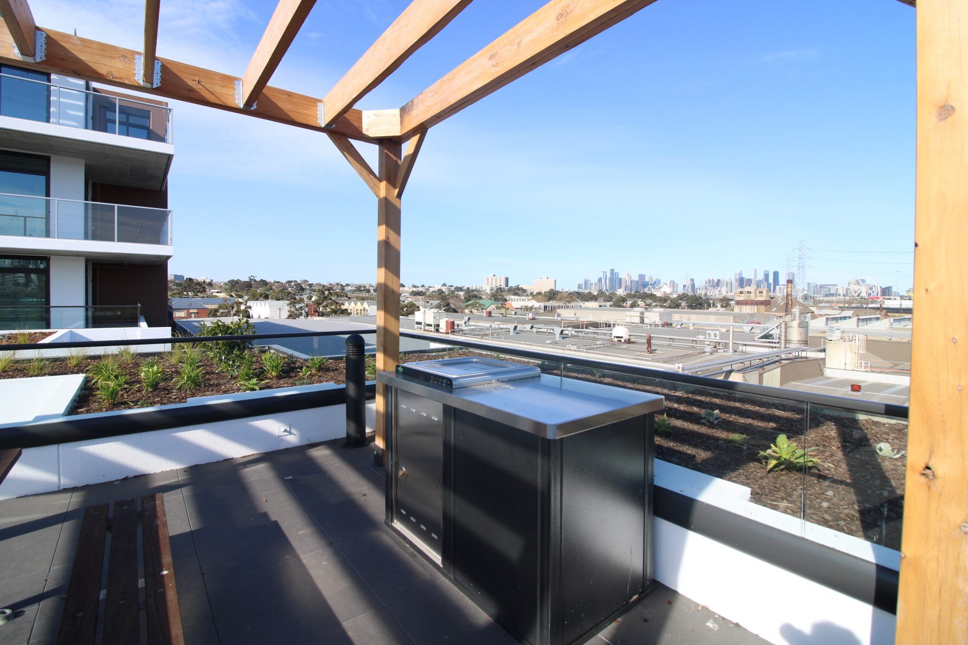 FOR LEASE - Take Your Riverside Place With This Stunning 2-Bedroom 2-Bathroom inc. Study - Image 11