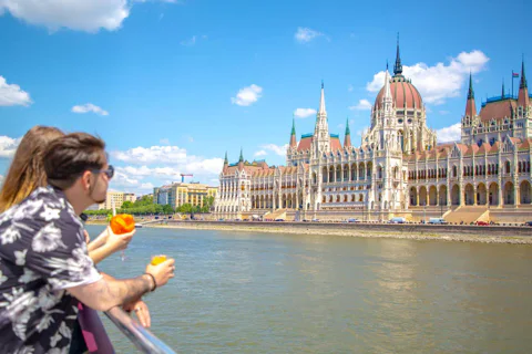 1 hour Sightseeing Danube Cruise with Audio Guide (from Buda Side)