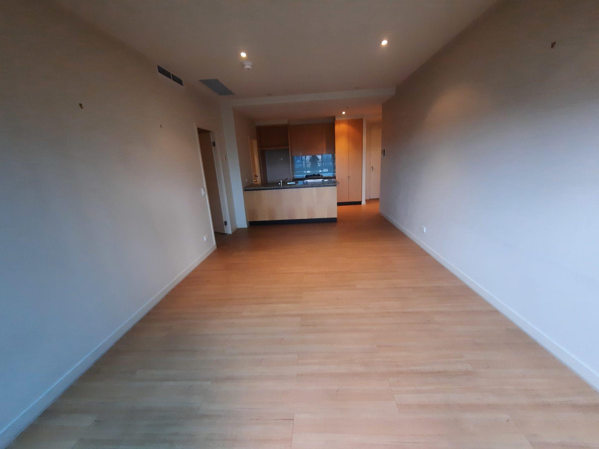 FOR RENT- Executive living in the celebrated Clarendon Towers!!! - Image 7