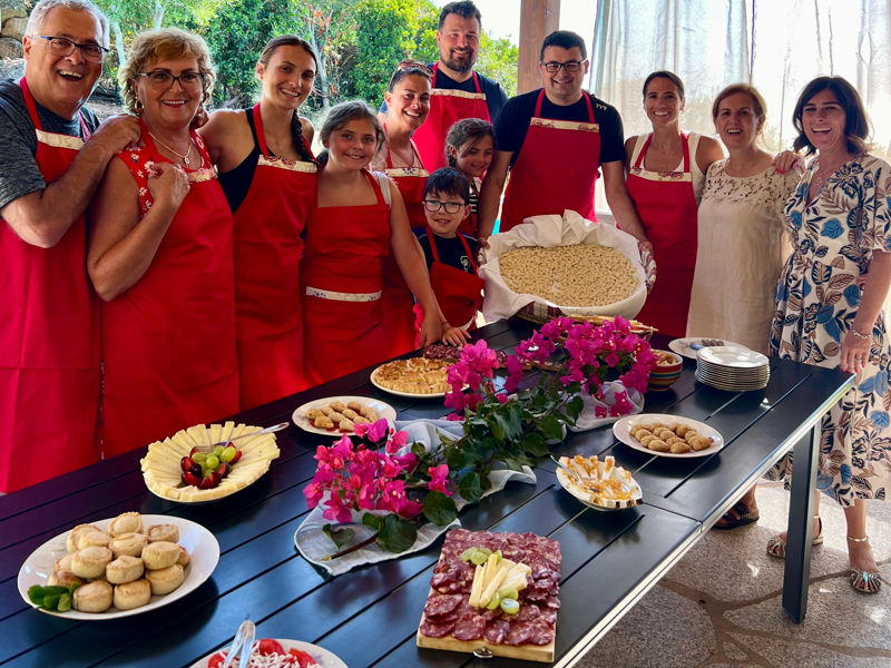 Cooking classes Olbia: Hands in the dough: Chijusoni and Pitzosu in Olbia