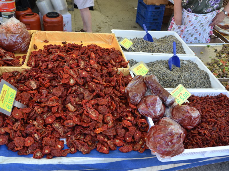 Food & Wine Tours Menfi: Market tour and cooking class