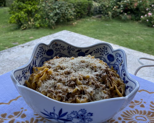 Corsi di cucina Castel San Pietro Terme: Tagliatelle al ragù simbolo della cucina Bolognese
