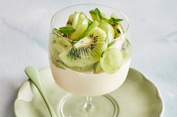 Mousse allégée au yogourt et salade de fruits