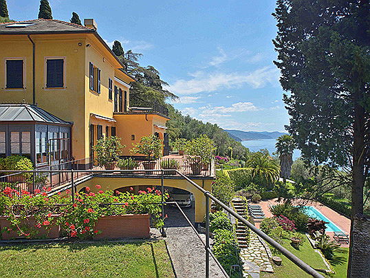  Offenbach
- Diese exklusive Villa mit Meerblick und Pool, in der Umgebung von Santa Margherita-Portofino, ist für einen Kaufpreis von 11 Millionen Euro erhältlich. (Bildquelle: Engel & Völkers Santa Margherita-Portofino)