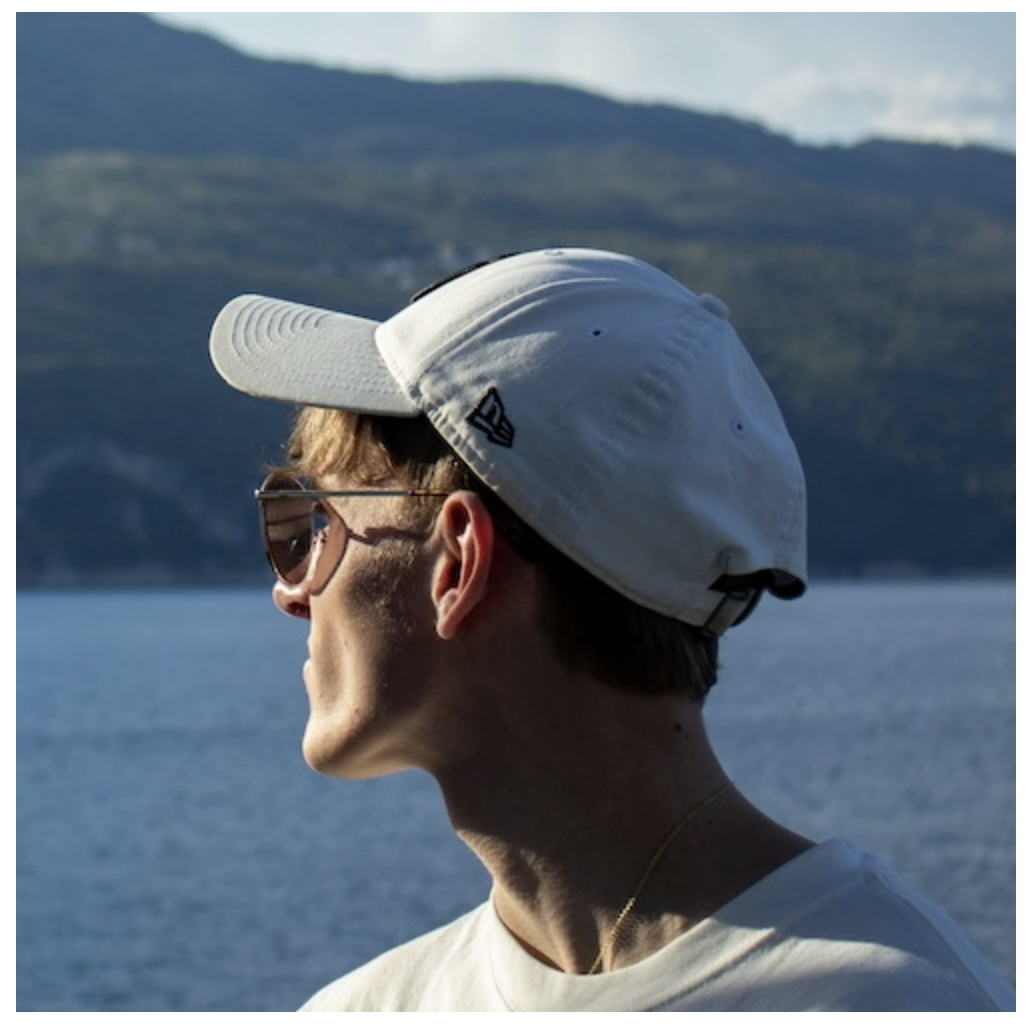 Cropped image with the person centered