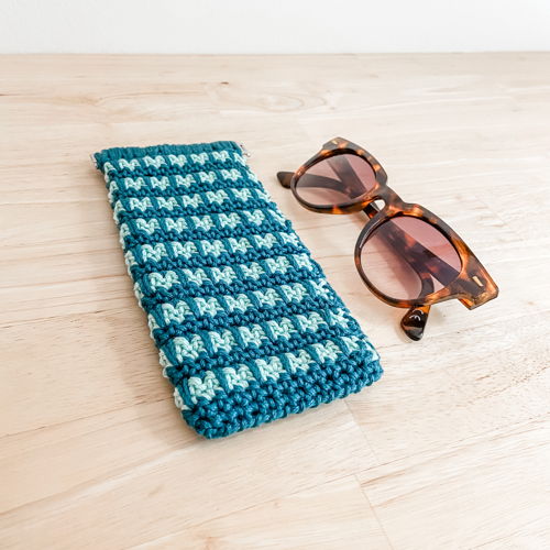 Bolsa de óculos de sol Frankie padrão de crochê