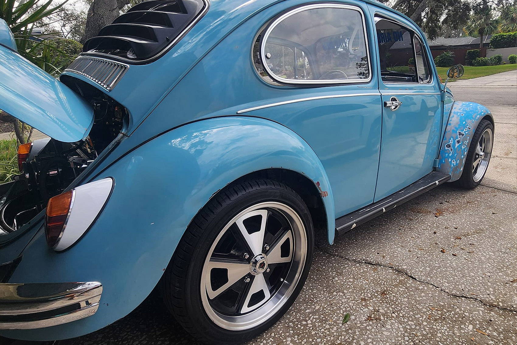 blue volkswagen beetle on black machined klassik rader 914 wheels