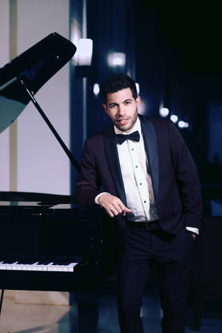 Alejandro  Llanes