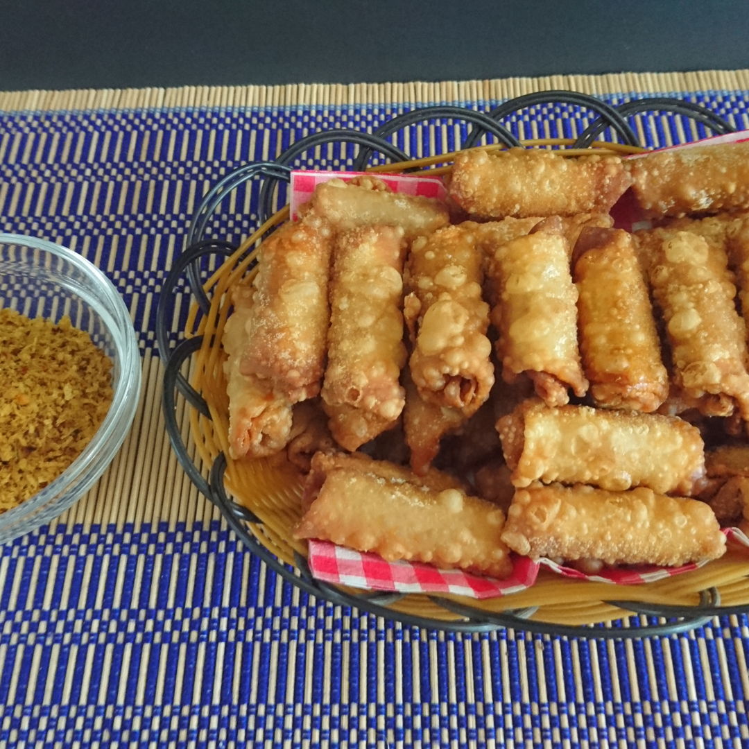 Date: 9 Dec 2019 (Mon)
16th Snack: Armadale Spring Roll/Chicken Pox Spring Roll [138] [128.3%] [Score: 10.0]
Author: Robin
Cuisine: Malaysian/Australian
Dish Type: Snack

Introduction
The making of this spring roll was inspired by my daughter Celastra, to make use of the excess spicy coconut filling from my Hippopotamus Fritters. The spicy coconut filling was already a 10.0 with the supper crispy wonton skin as the wrapper; the snack scored an obvious 10.0 if not 10.0+! 

It is called Armadale Spring Roll in honour of my guests coming to dinner tonight and Chicken Pox Spring Roll just to give an alternative name to it.  

This is going to be my first recipe for Nyonya Cooking. Shall post it in due time. Now, very preoccupied with logistics.