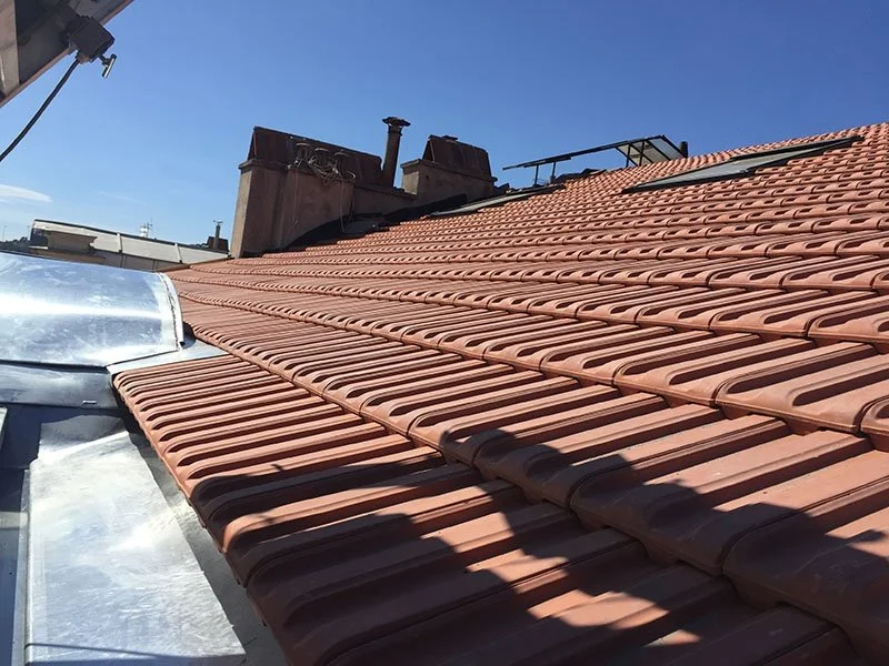 Rénovation de la toiture du Palais Diderot à Nice en tuiles de Marseille — photo 6 sur 8 — CEG TOITURE