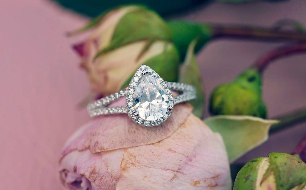 Bespoke handmade diamond engagement rings near me- Pobjoy Diamonds Surrey
