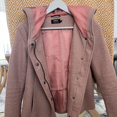 Short pink coat