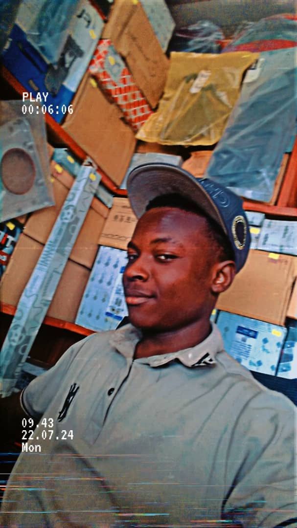 Aoudou sinek Wilfried dicone