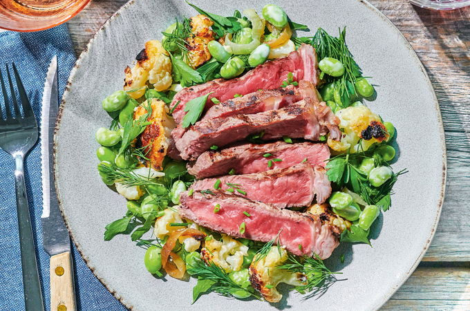 Contre-filet de boeuf et salade de chou-fleur grillé au raifort
