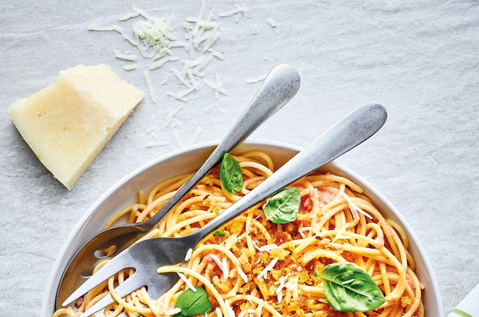 Spaghettis au pecorino et à la tomate fraîche