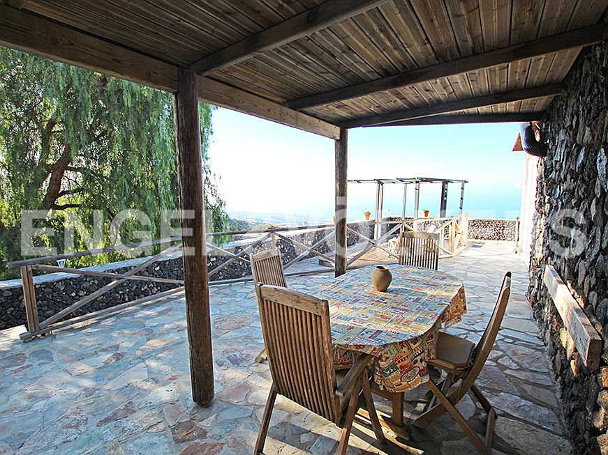  Costa Adeje
- Casas en venta en Tenerife: Encantadora casa rural con vistas al mar en Chío, Tenerife Sur