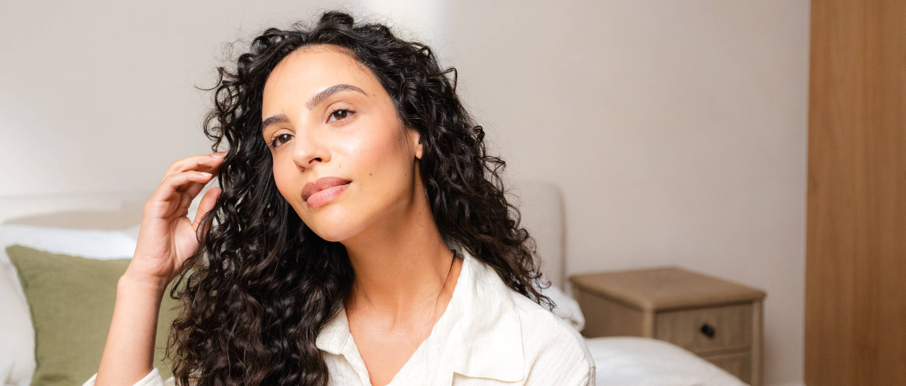 Unlock the Secret to Shinier Hair: OI Liquid Luster