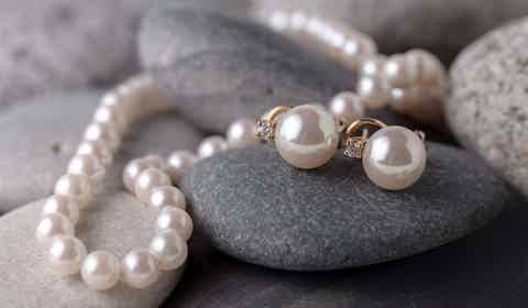 Shop cultured pearl jewellery - Pobjoy Diamonds