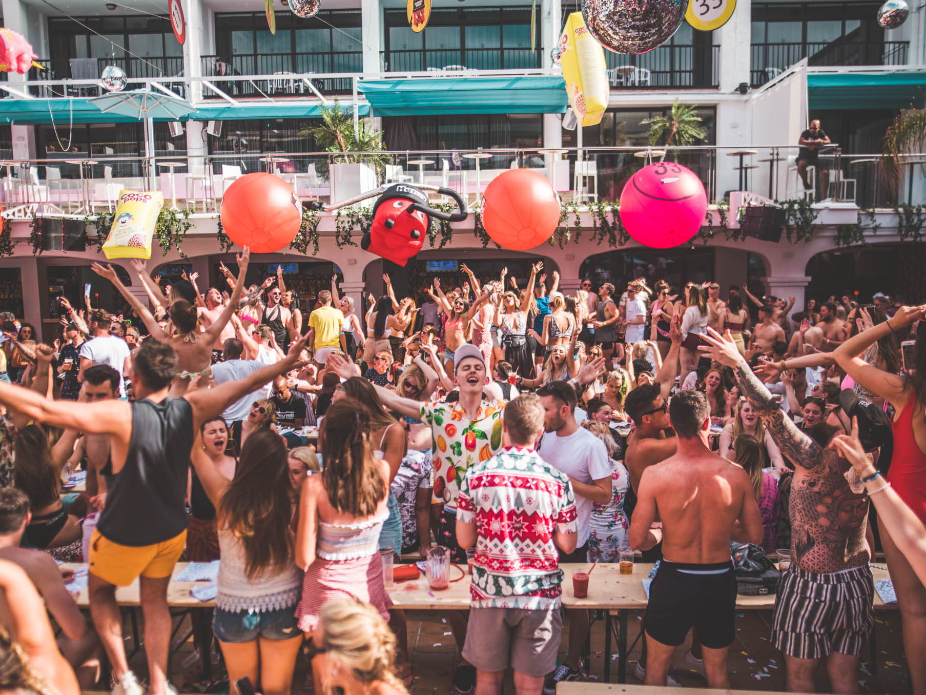 Bongos Bingos pool party Ibiza rocks info