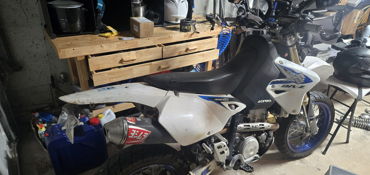 2014 SUZUKI DR-Z400SM motorcycle for rent near St. Louis, MO