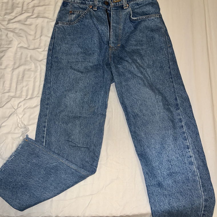 Levi’s mom jeans, new, size 27/s