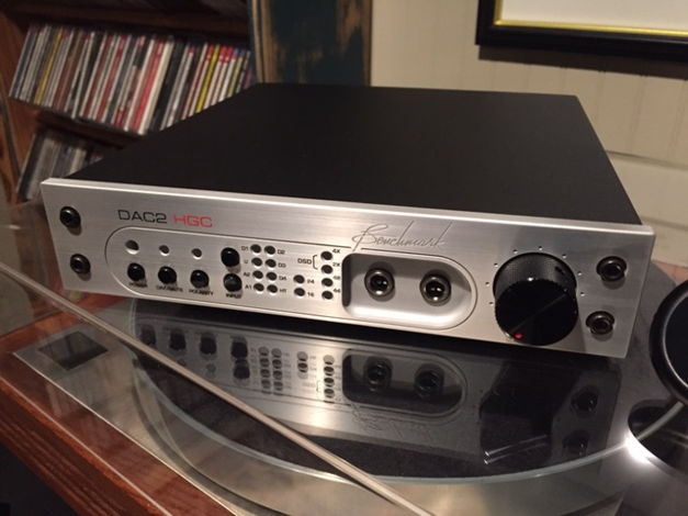 Benchmark Media Systems DAC2 HGC silver faceplate - MINT