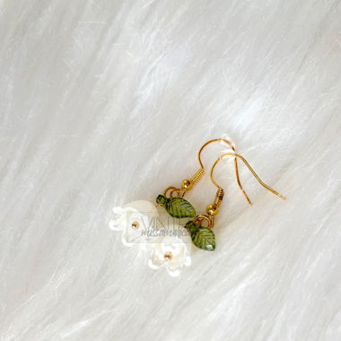 Süße handmade Maiglöckchen Blumen Ohrringe