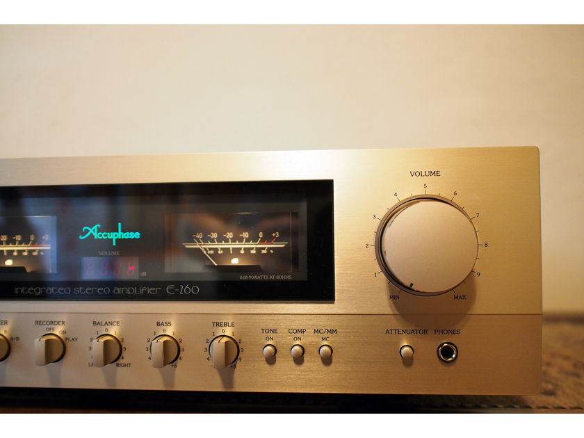 Accuphase E-260 Integrated Amplifier in Excellent Condition