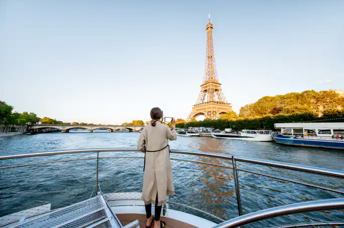 Disneyland® Paris Day-Trip and Sightseeing River Walk