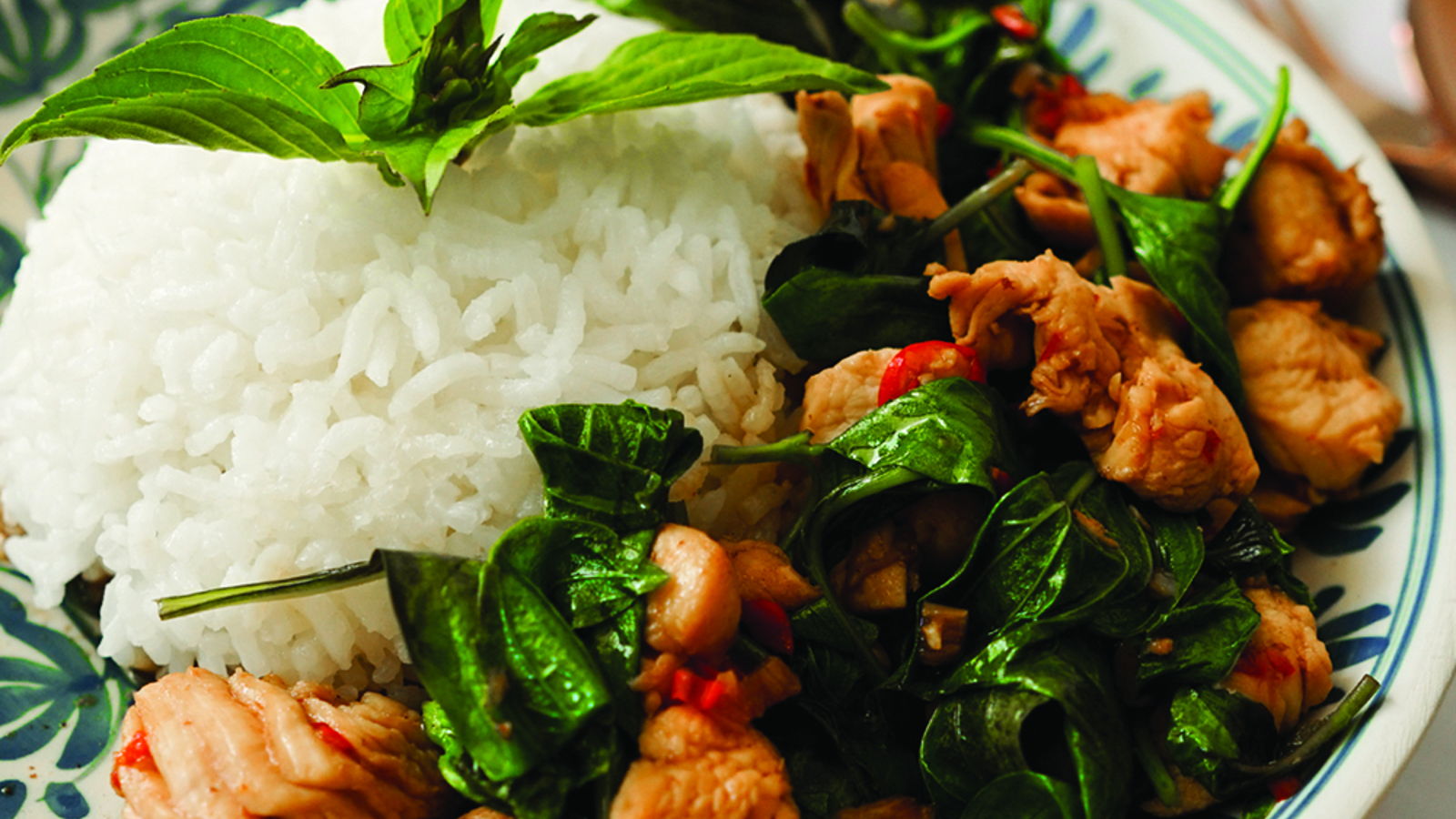 Stir-fry chicken with sweet basil – Gai Pad Horapa