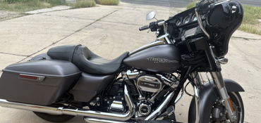 2017 HARLEY-DAVIDSON STREET GLIDE motorcycle for rent near Tucson, AZ