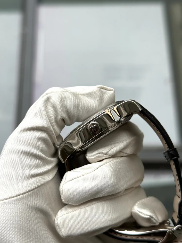 Jaeger-LeCoultre Master Tourbillon 146.6.34.S LE 300 Pcs Platinum