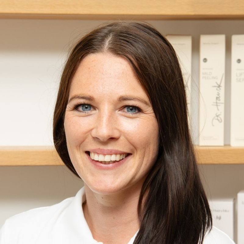 Jennifer Pless Kosmetikerin