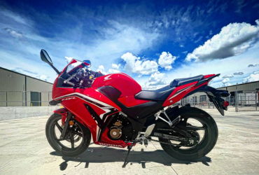 2021 HONDA CBR300R ABS motorcycle for rent near Hendersonville, NC