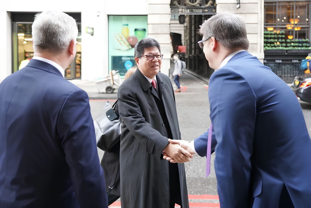 OCS proudly welcomes Thai Ambassador to its London office
