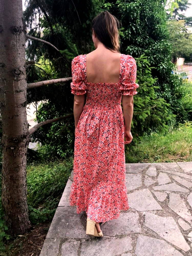 photo qui montre la robe aname portée par nathalie du compte instagram pic_et_picetcolegram